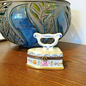 Chamart Limoges France Iron Hinged Trinket Box Porcelain Blue Peint Main Floral
